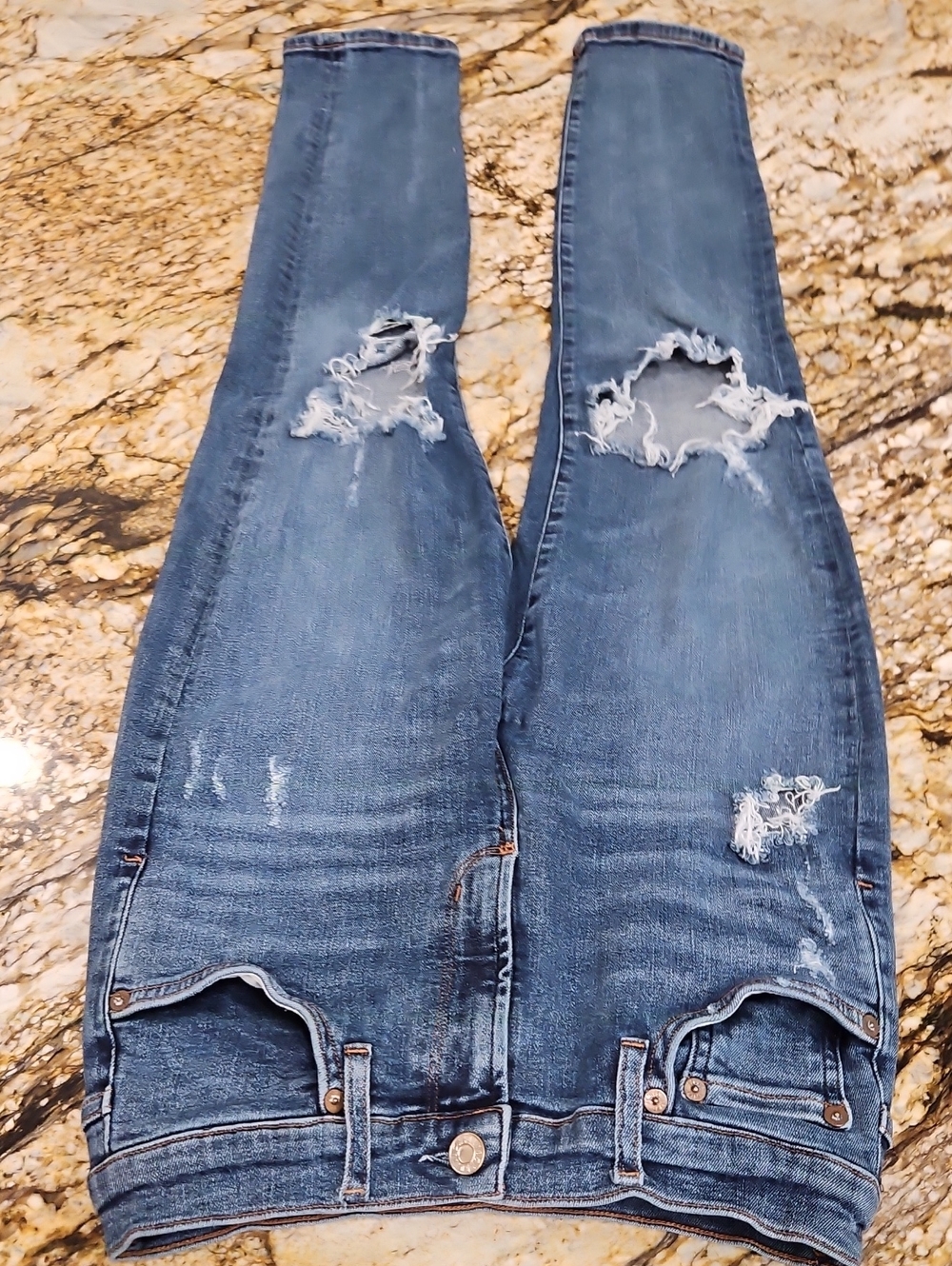 Agolde Distressed Blue Jeans. Size 27 Inseam 25.5" Rise 9.5